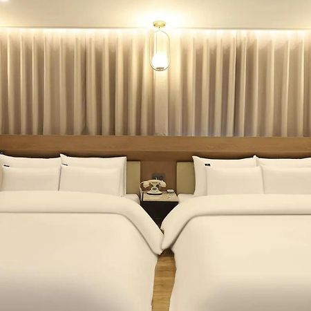Rosy Hotel Cheongju Bagian luar foto