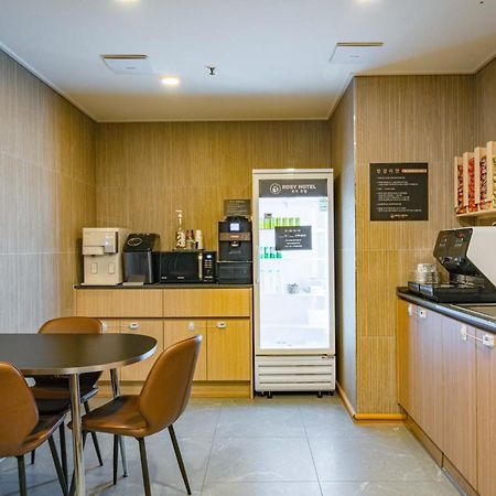 Rosy Hotel Cheongju Bagian luar foto