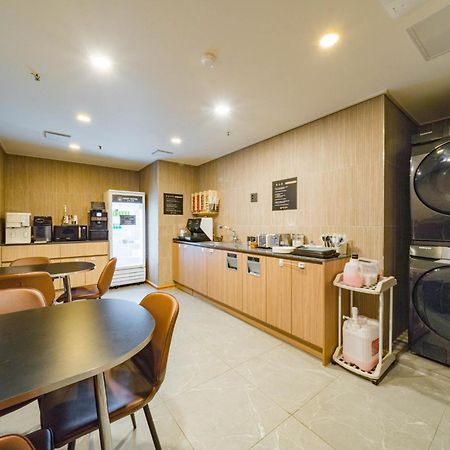 Rosy Hotel Cheongju Bagian luar foto