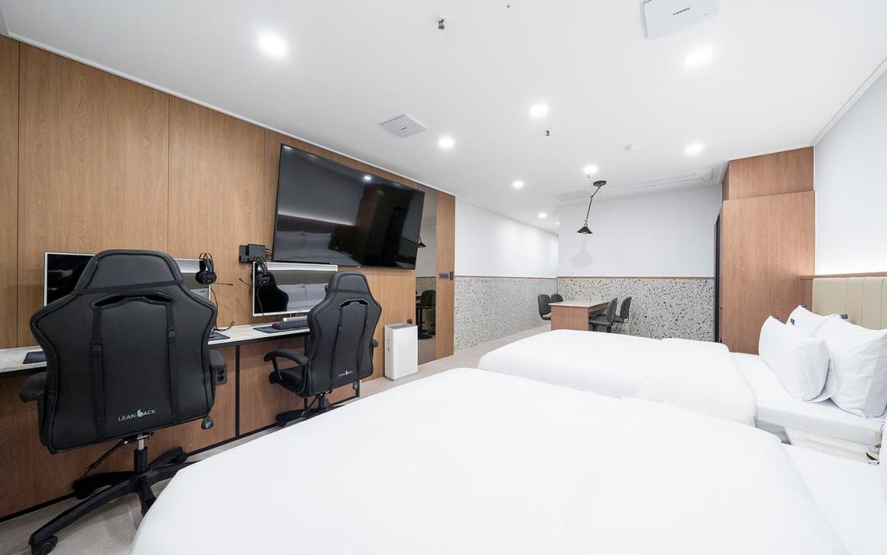 Rosy Hotel Cheongju Bagian luar foto