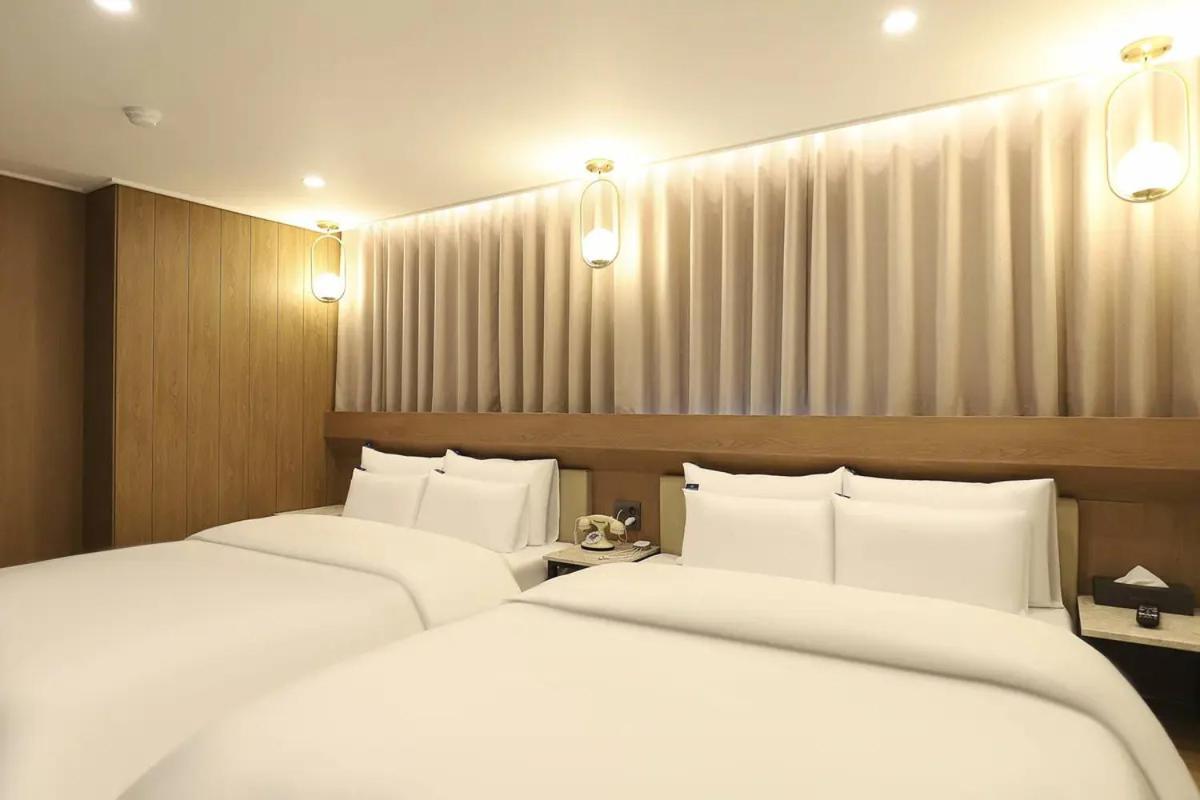 Rosy Hotel Cheongju Bagian luar foto