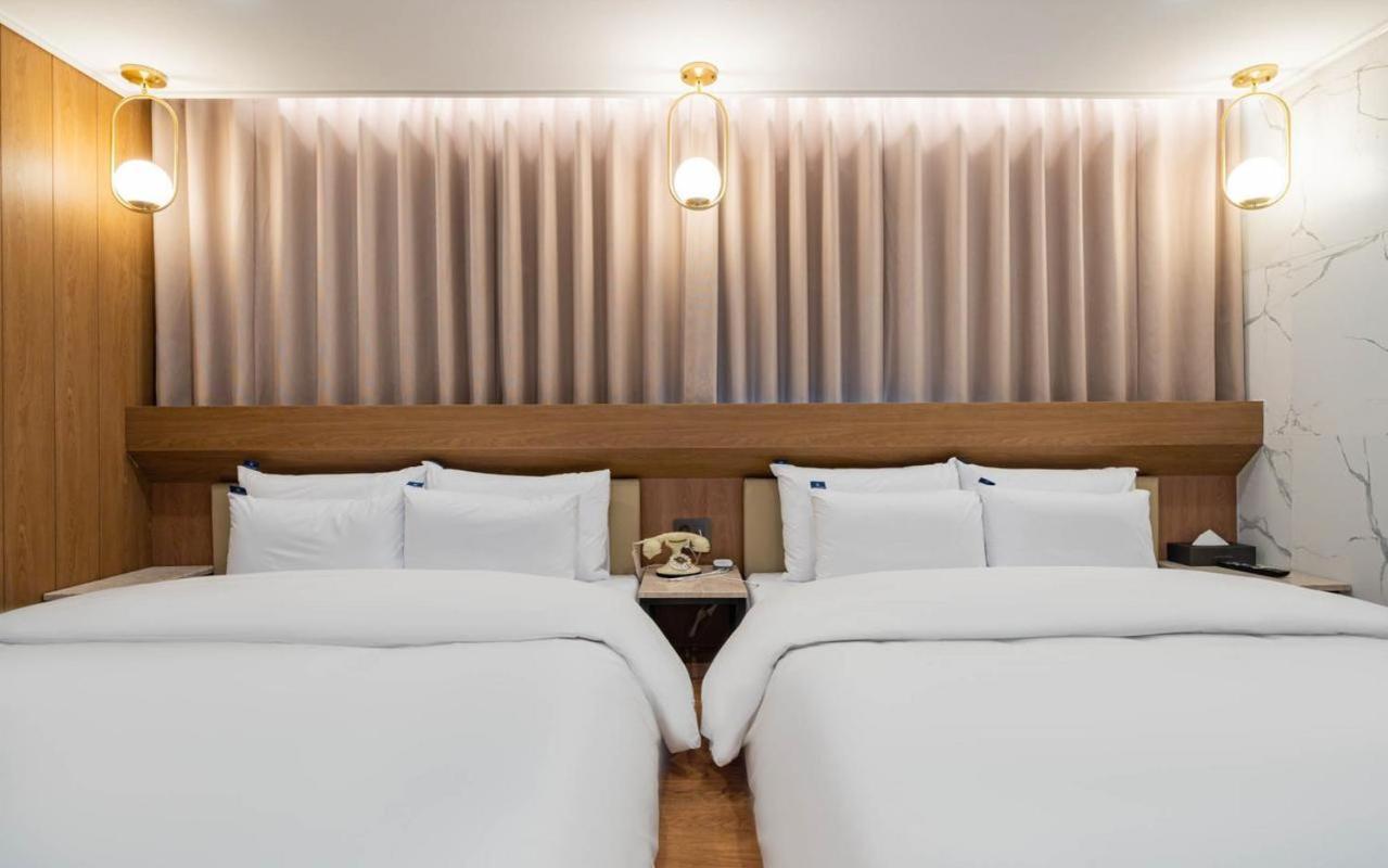 Rosy Hotel Cheongju Bagian luar foto
