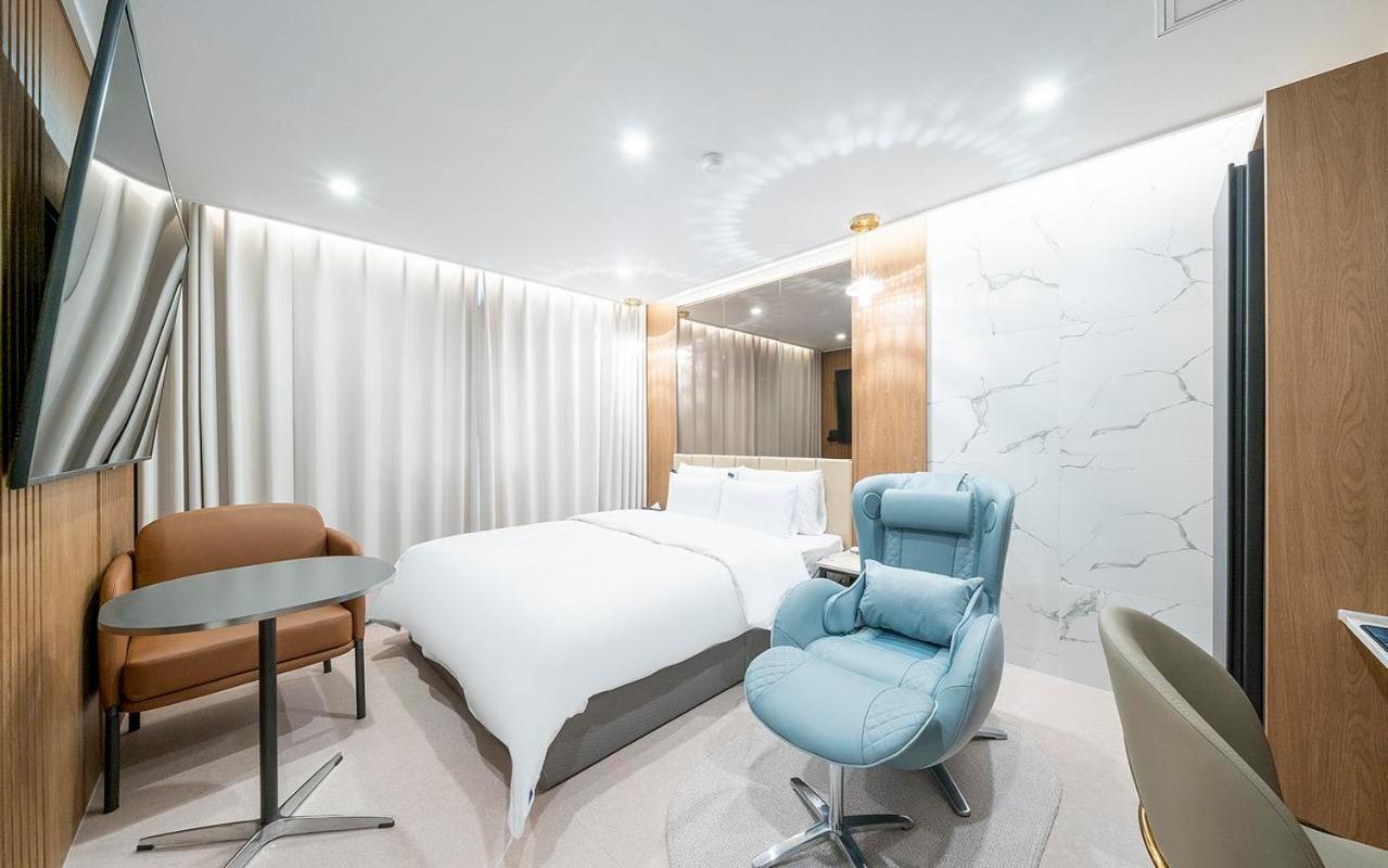 Rosy Hotel Cheongju Bagian luar foto