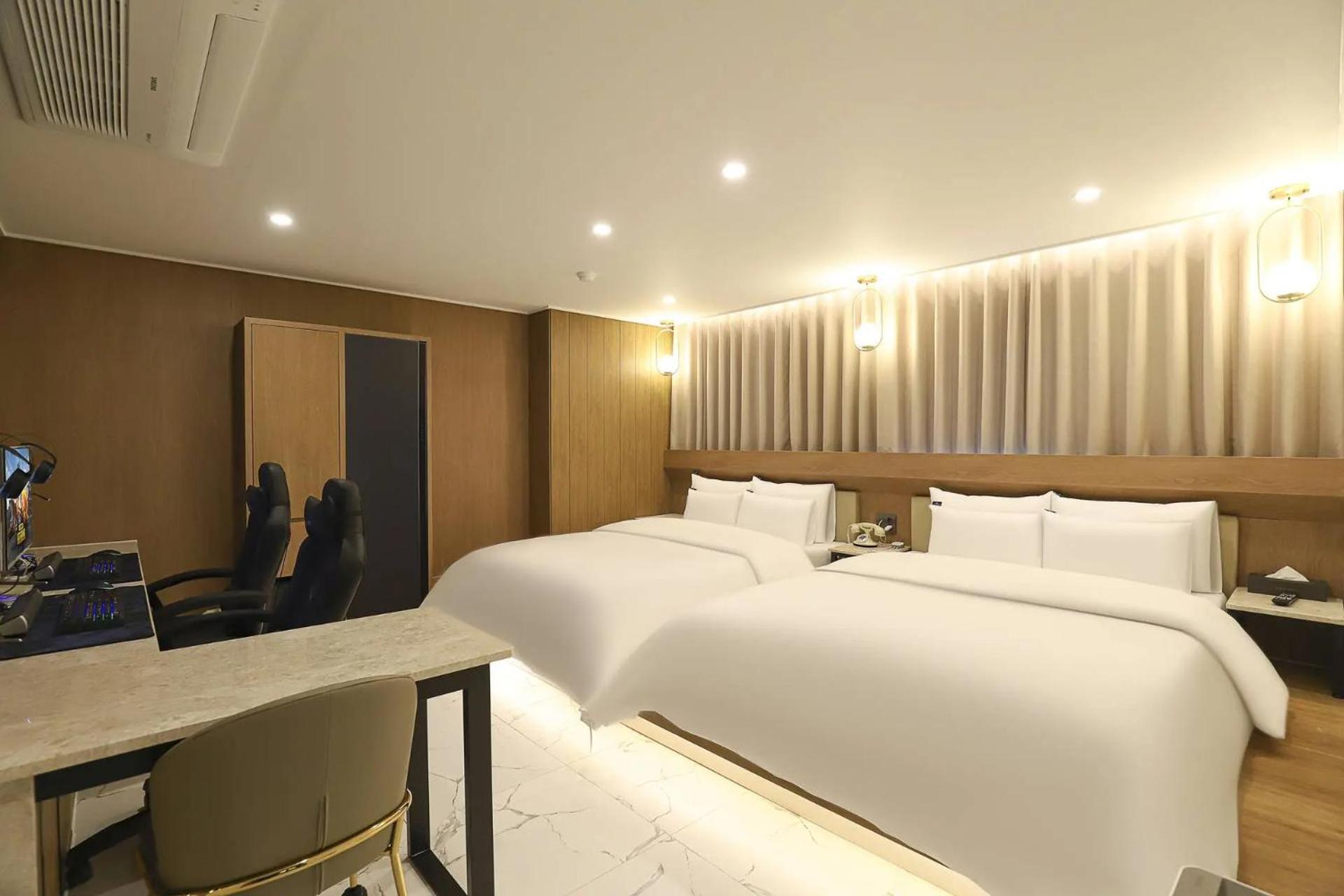 Rosy Hotel Cheongju Bagian luar foto