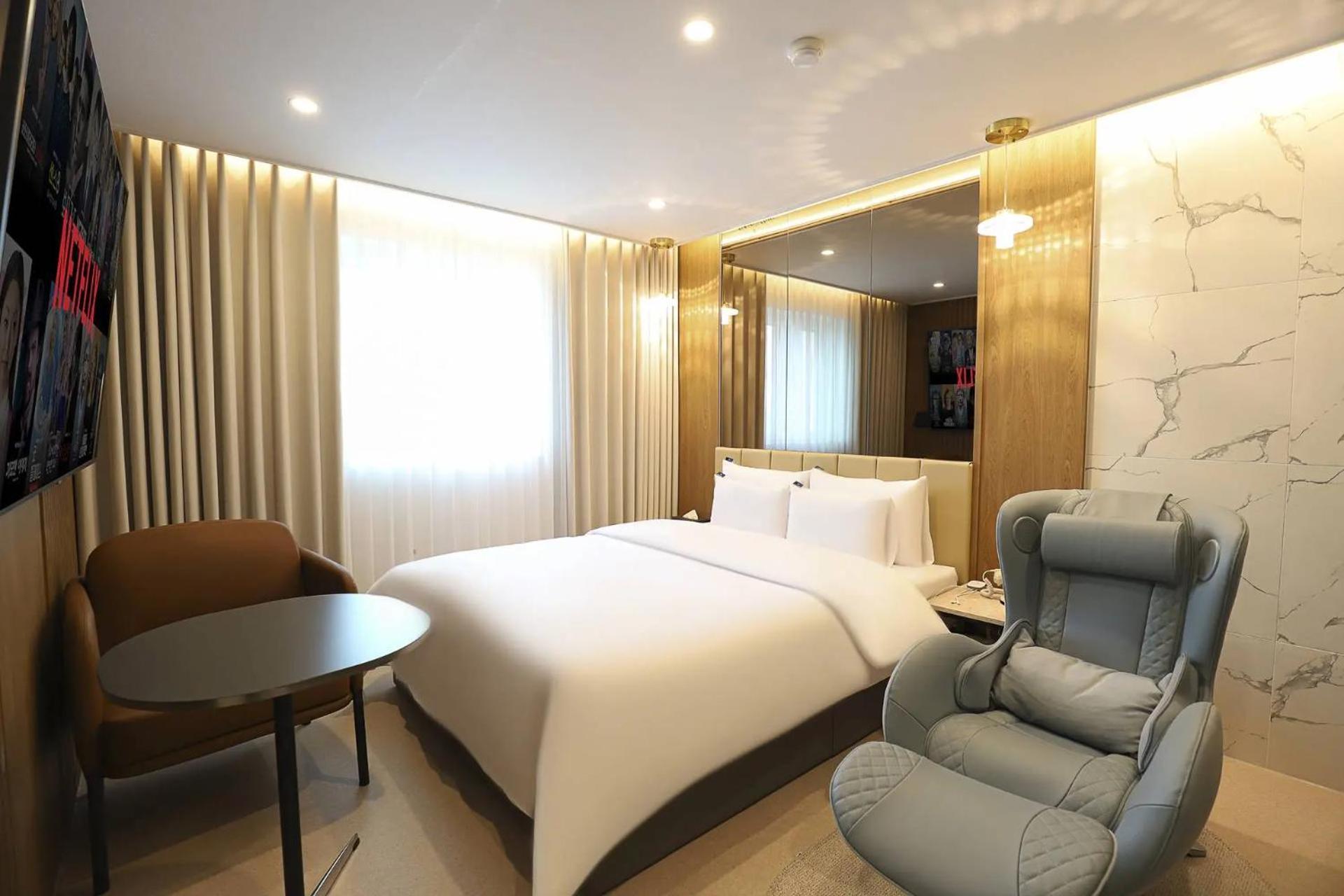 Rosy Hotel Cheongju Bagian luar foto