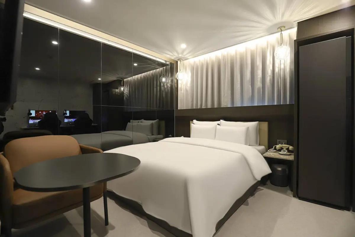 Rosy Hotel Cheongju Bagian luar foto