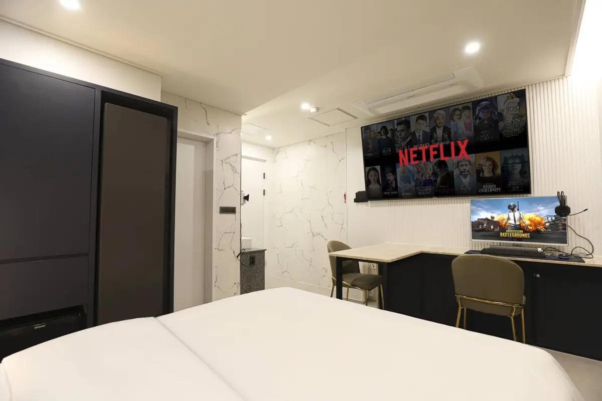 Rosy Hotel Cheongju Bagian luar foto