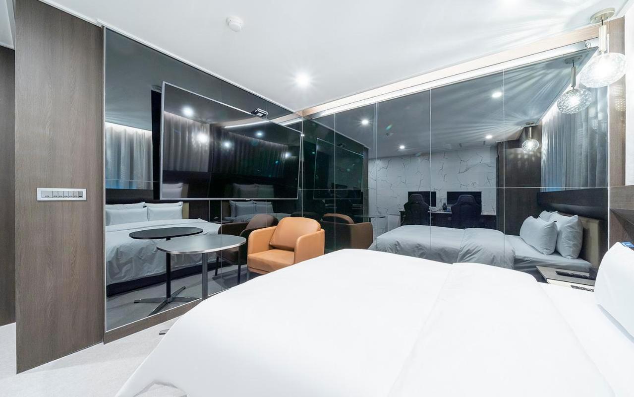 Rosy Hotel Cheongju Bagian luar foto