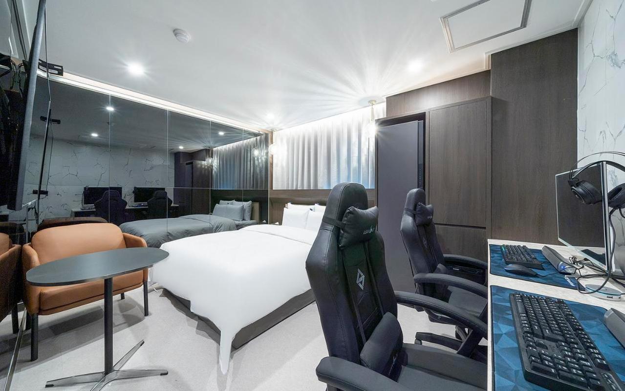 Rosy Hotel Cheongju Bagian luar foto