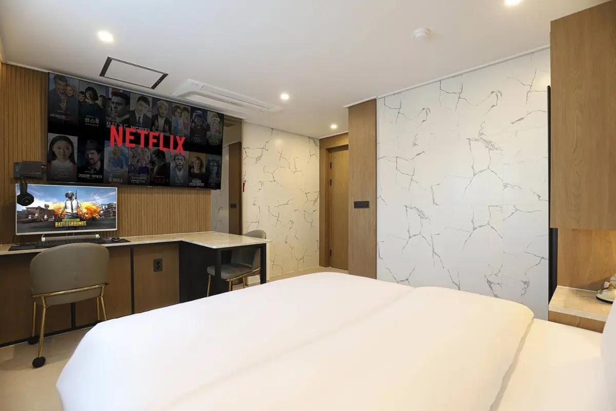 Rosy Hotel Cheongju Bagian luar foto