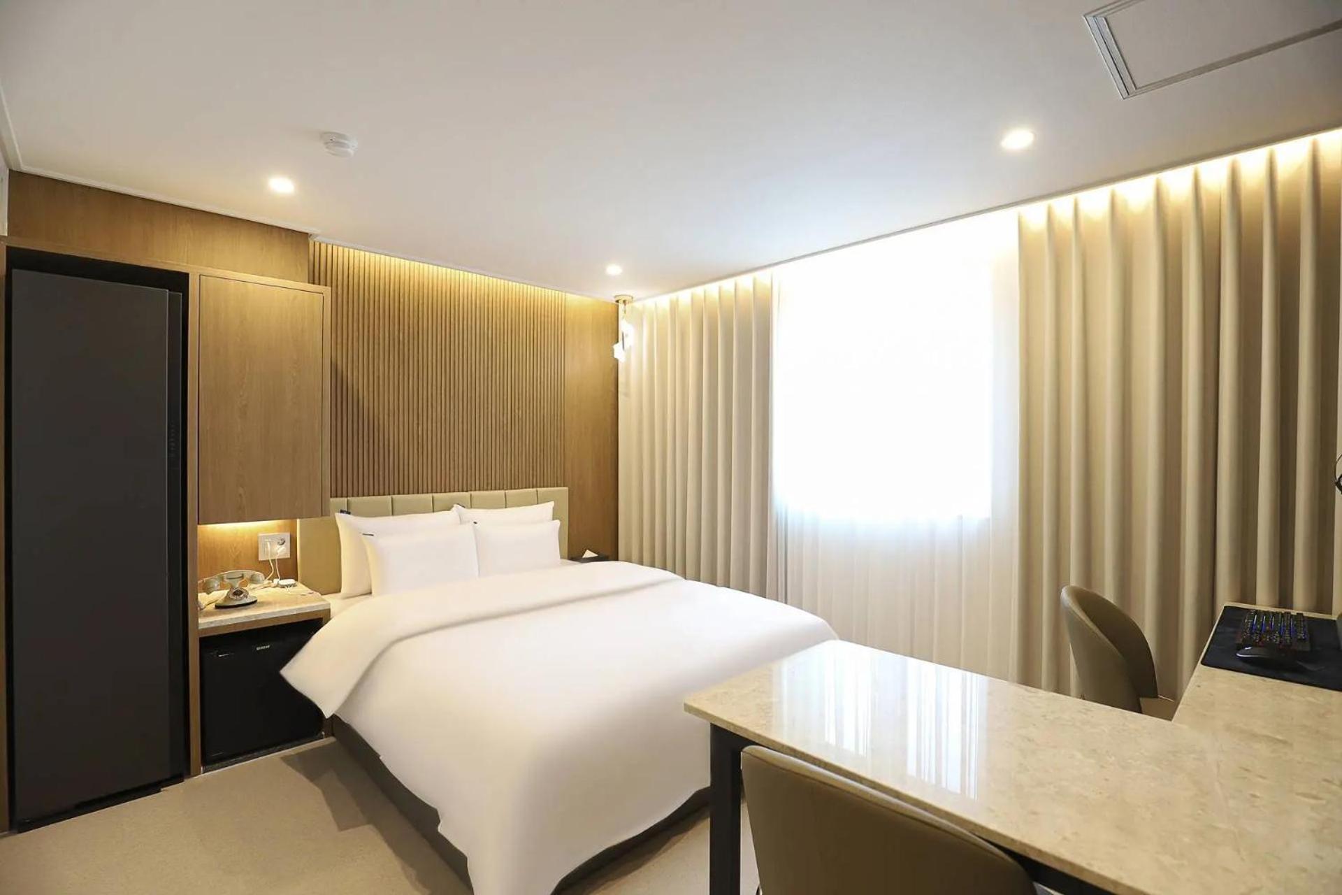 Rosy Hotel Cheongju Bagian luar foto