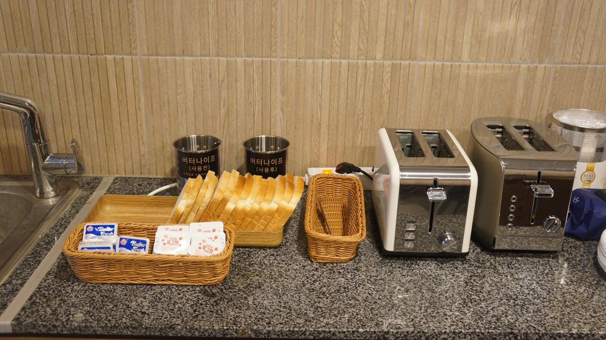 Rosy Hotel Cheongju Bagian luar foto