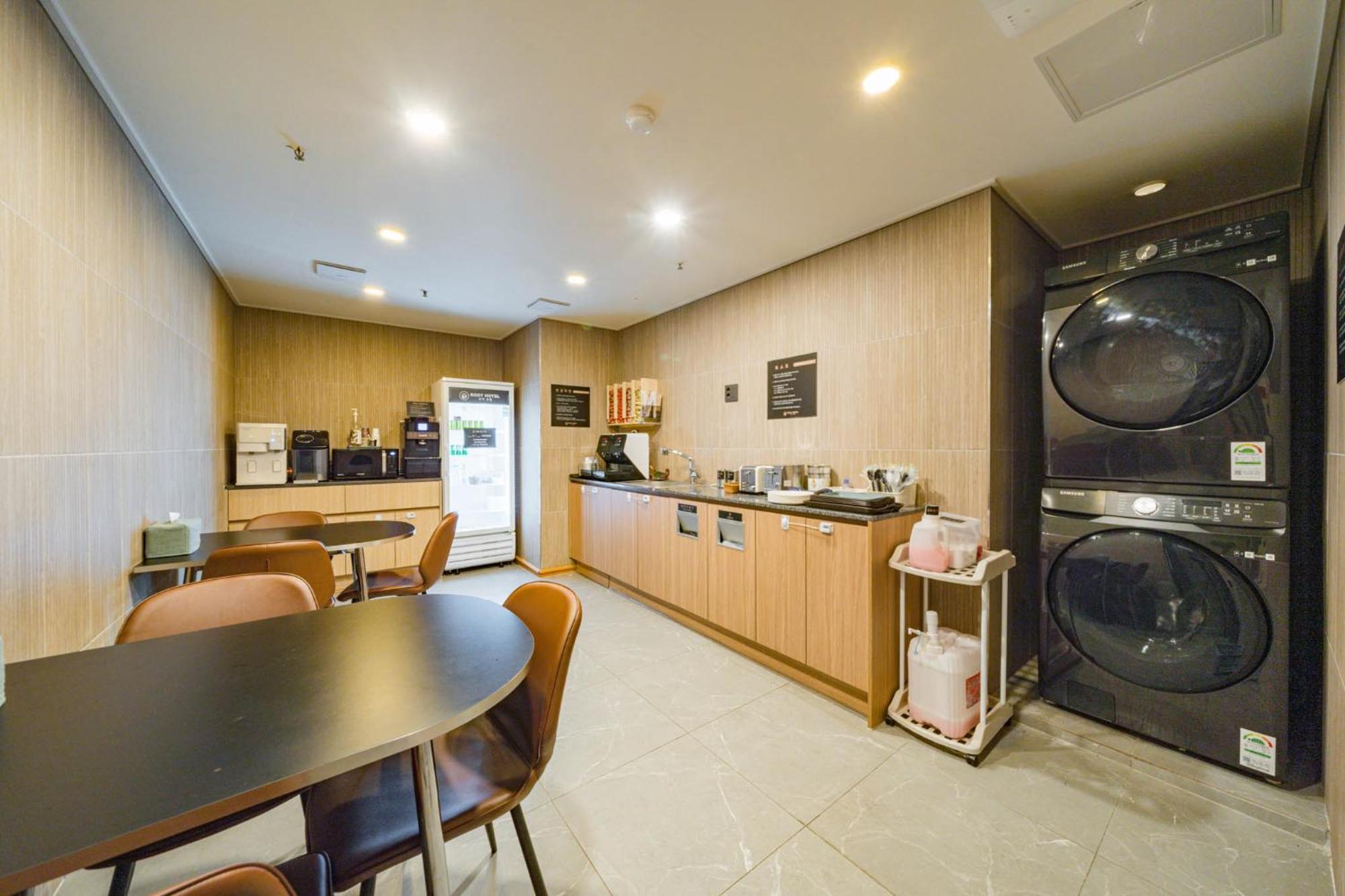 Rosy Hotel Cheongju Bagian luar foto